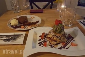 Amici_food_in_Restaurant___Pireas