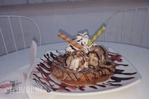 Red Parrot Gelato Ice Cream_food_in_Restaurant___Mikonos